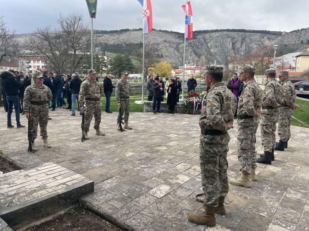 Obilježena 33. obljetnica utemeljenja HVO-a u Livnu i Kupresu / fOTO: Fena