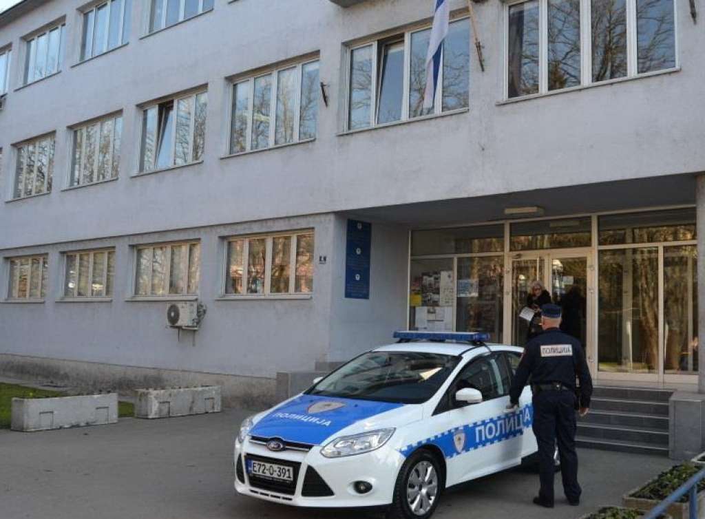 policija