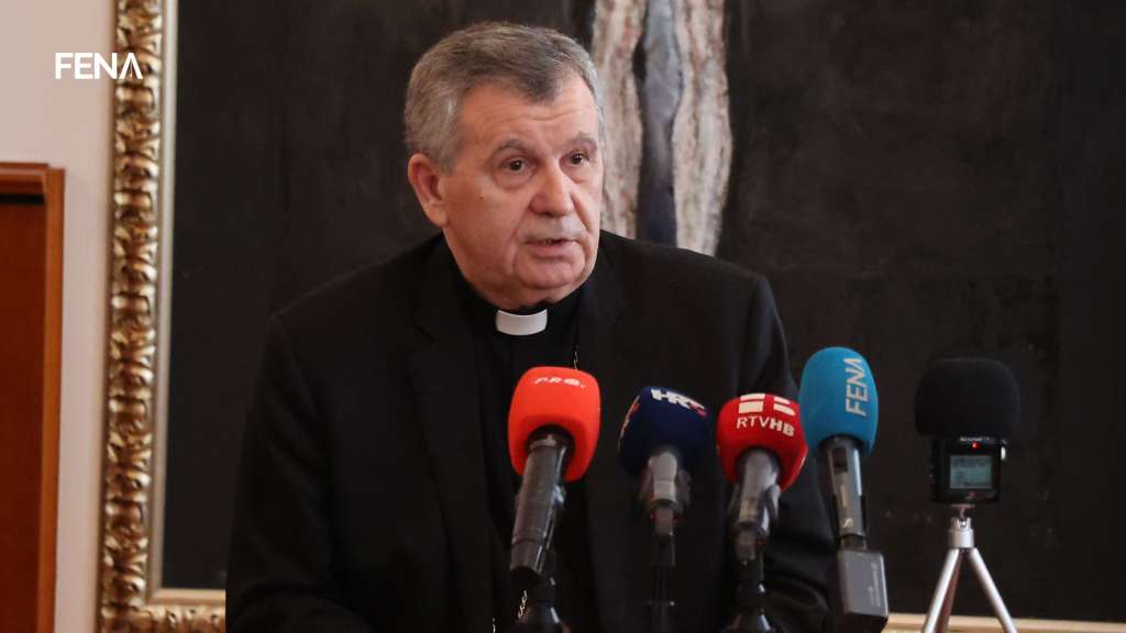 Nadbiskup Vukšić / Foto: Fena