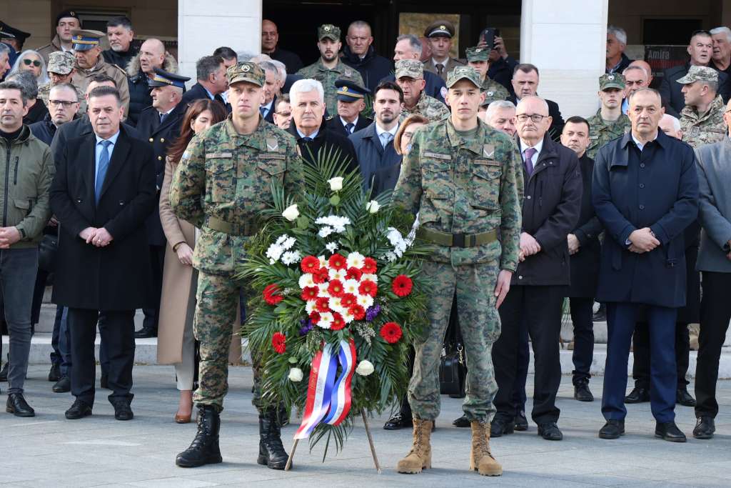 Središnja vojna svečanost u povodu 20. obljetnice 1. pješačke (gardijske) pukovnije OS BiH i 33. obljetnice HVO-a