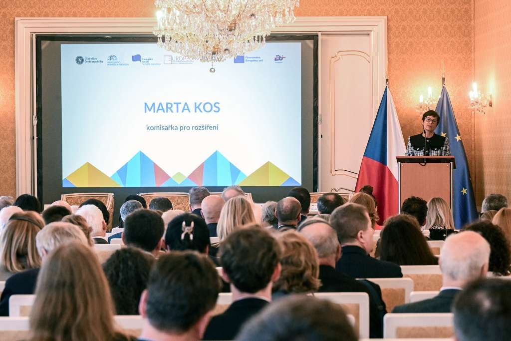 Marta Kos