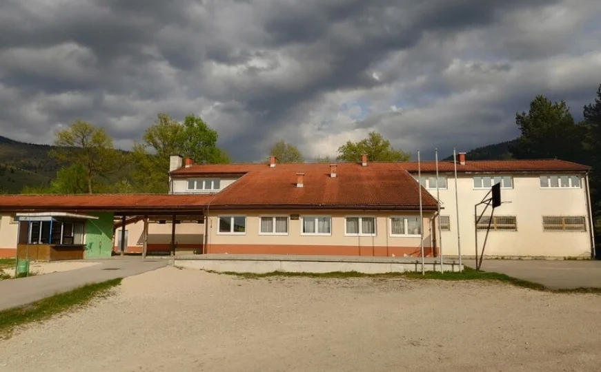 Foto: Općina Jajce / Škola u koju je išao dječak