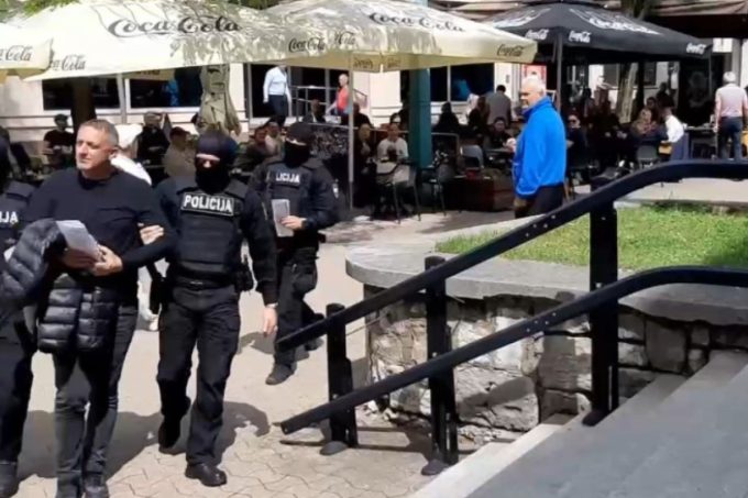 policajci