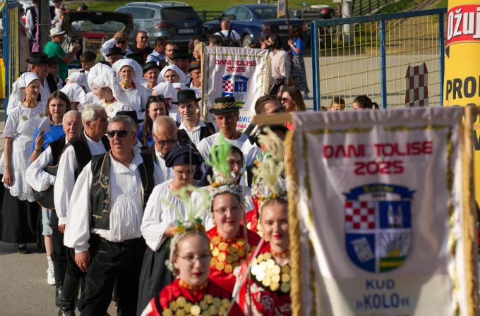 Dani Tolise