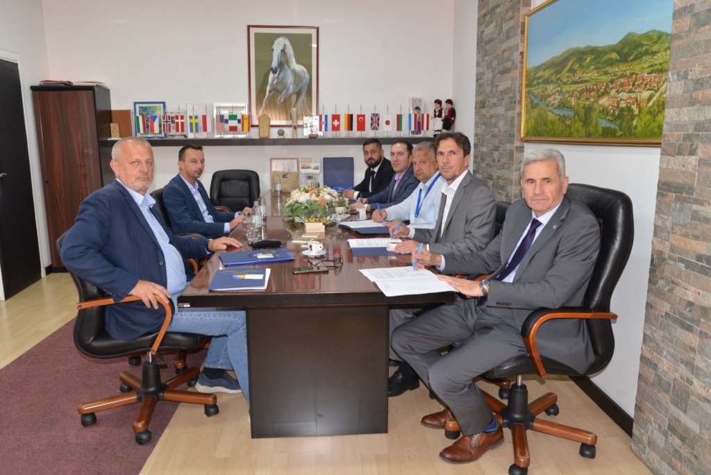 Potpisani ugovori o sufinanciranju projekata u vrijednosti od 1,3 milijuna maraka / Foto: Agencija