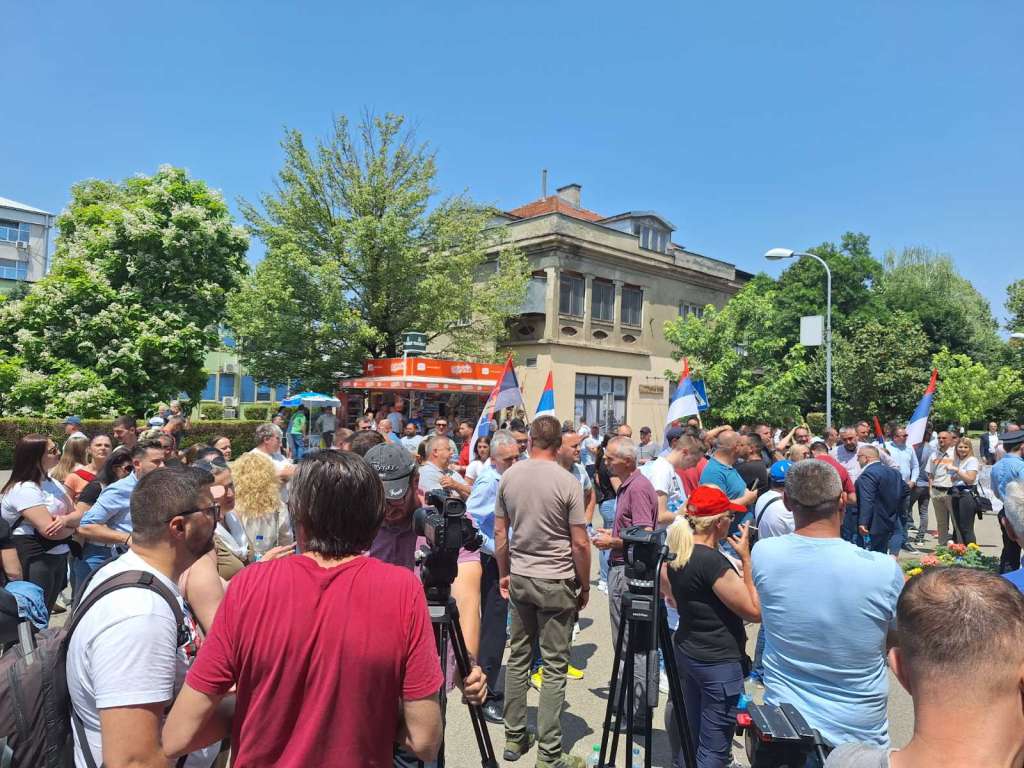 Pristalice SDS / Foto: Agencija