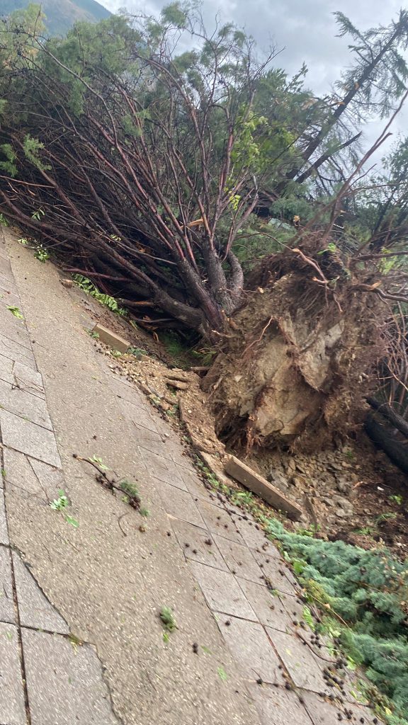 Posljedice olujnog nevremena u Mostaru / Foto: Pogled.ba