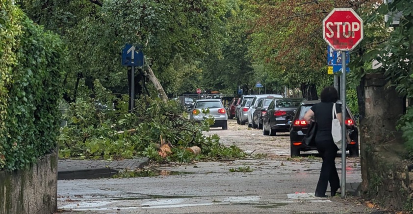 Posljedice olujnog nevremena u Mostaru / Foto: Pogled.ba