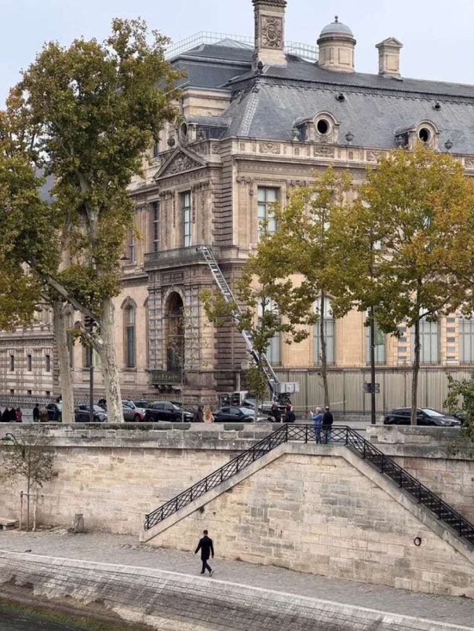 Louvre