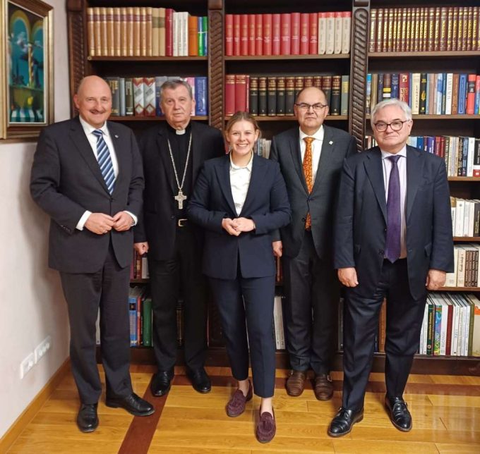 Nadbiskup Vukšić