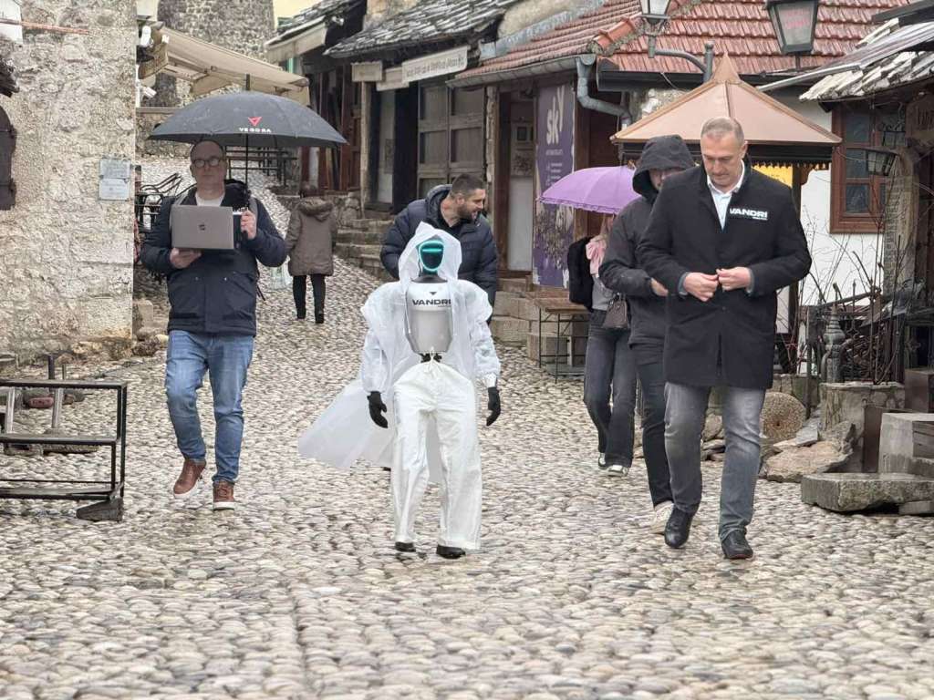 humanoidni robot