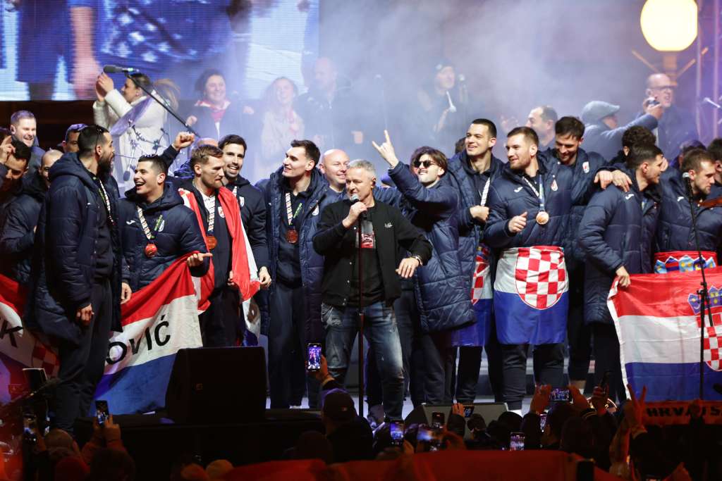 thomspon doček rukometaša