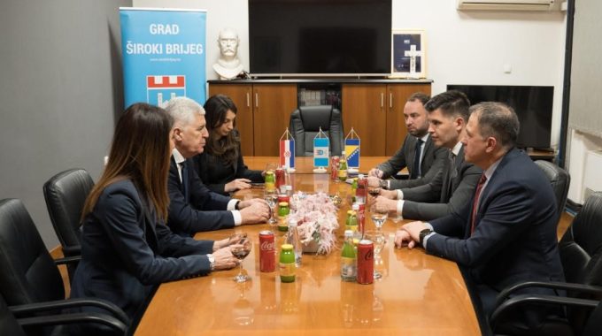 široki brijeg hns