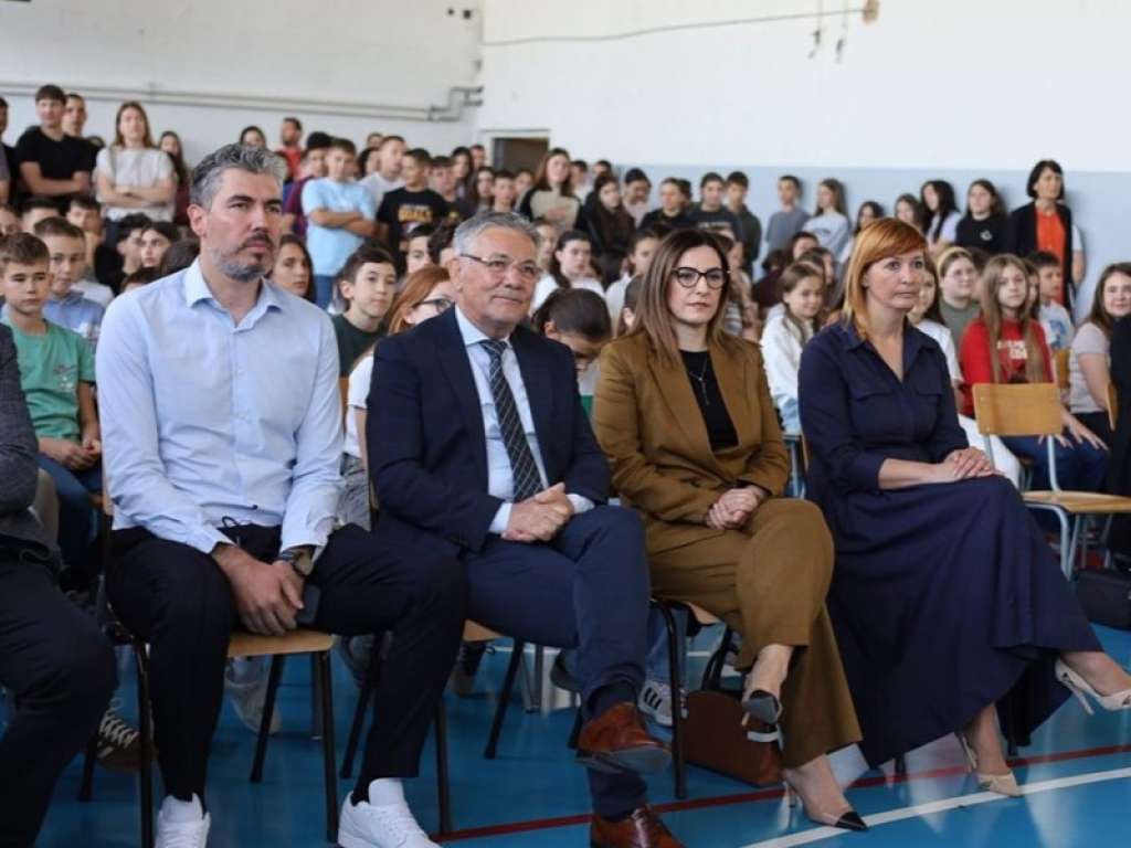 U Grudama startala edukativna kampanja za sigurnost djece na internetu