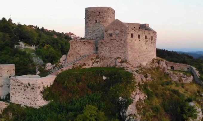 tvrđava u srebreniku