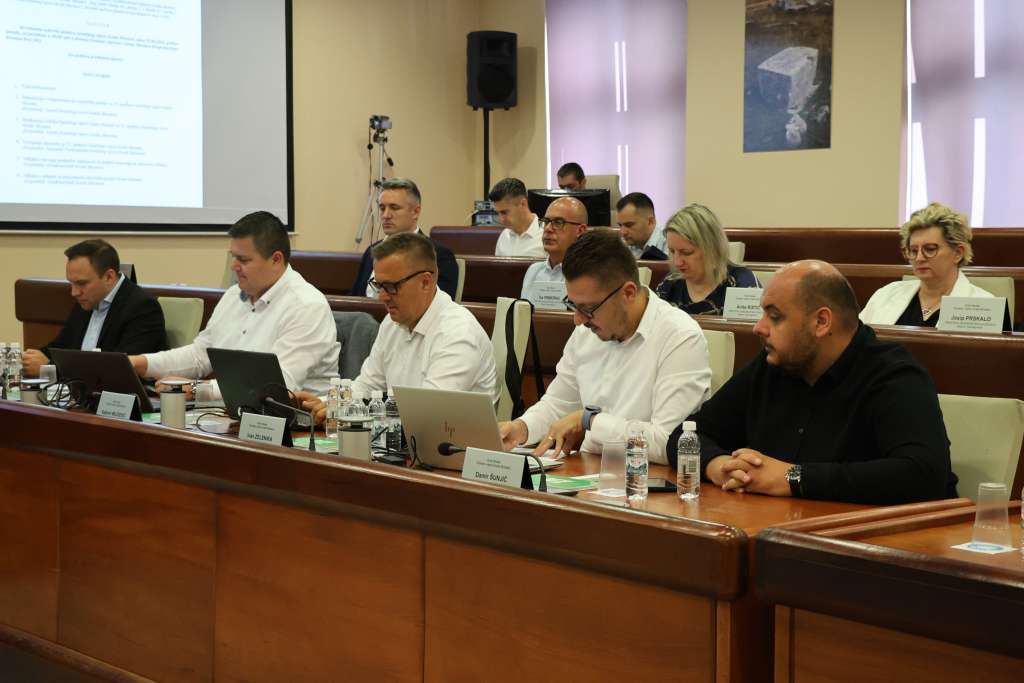 Gradsko vijeće Mostara podržalo koncesiju Zračne luke i modernizaciju Mostar busa Gradsko vijeće Mostara podržalo koncesiju Zračne luke i modernizaciju Mostar busa