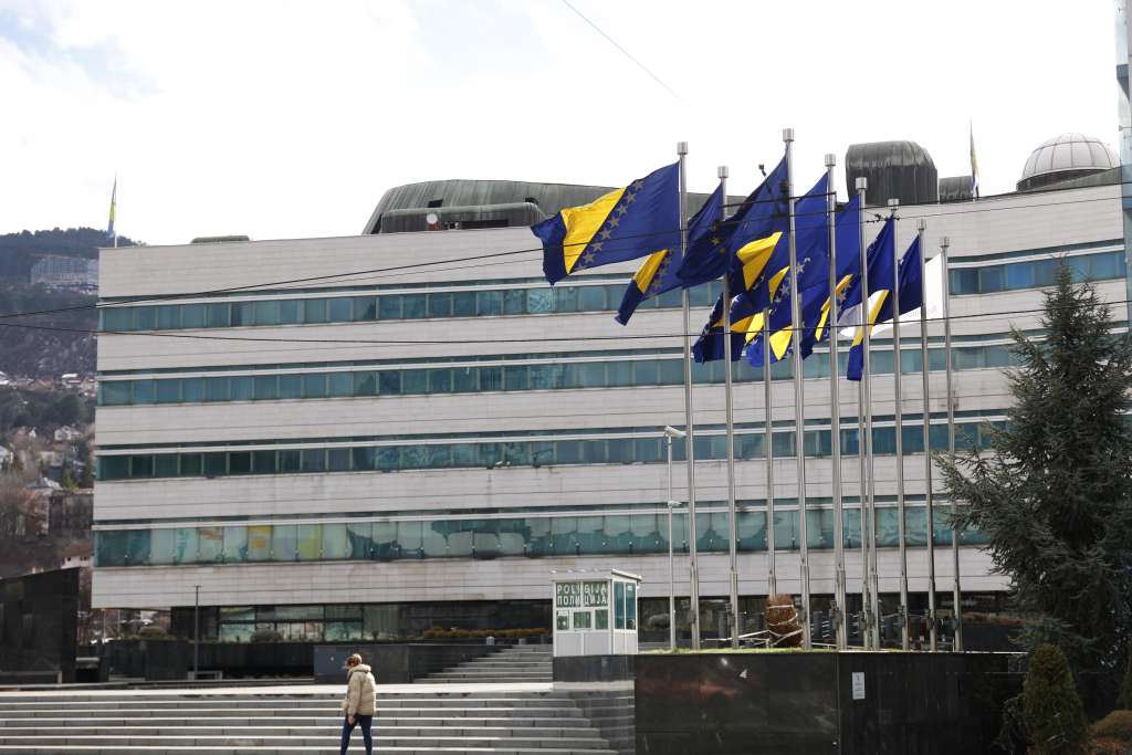 Tehnički problemi su otklonjeni, nastavljeno je redovito izdavanje viza i registracija tražitelja azila Tehnički problemi su otklonjeni, nastavljeno je redovito izdavanje viza i registracija tražitelja azila