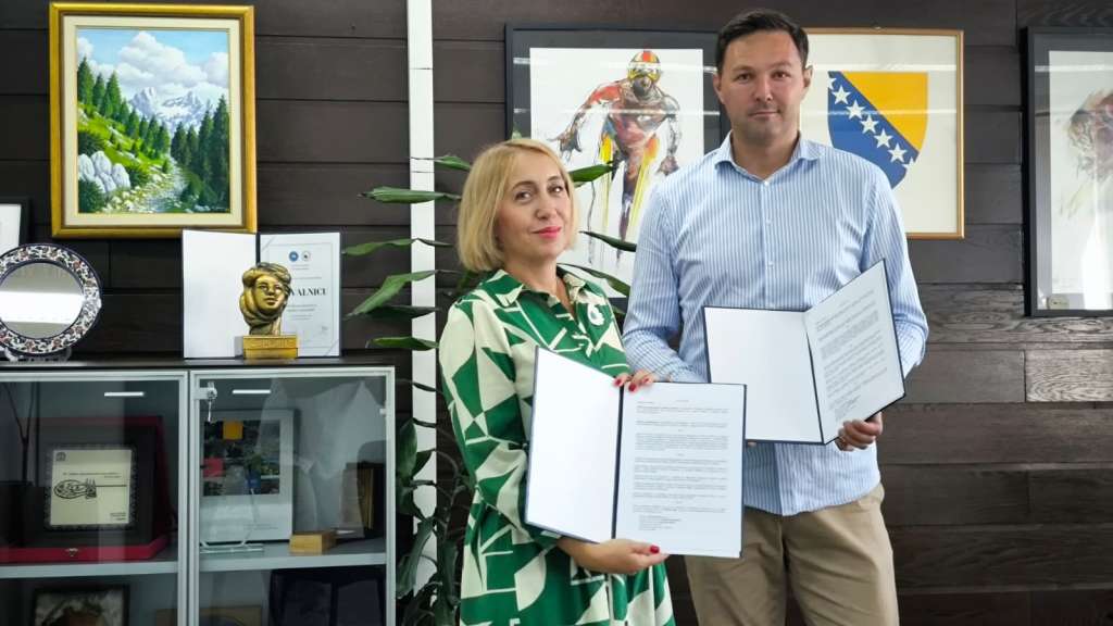 Federalno ministarstvo okoliša osiguralo 110.000 KM za zaštitu špiljskog sistema u Tomislavgradu Federalno ministarstvo okoliša osiguralo 110.000 KM za zaštitu špiljskog sistema u Tomislavgradu