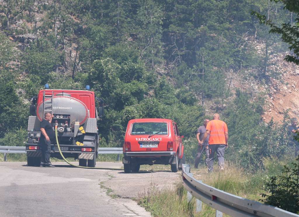 Mostar i Konjic u plamenu: Požari i dalje haraju, šuma gori Mostar i Konjic u plamenu: Požari i dalje haraju, šuma gori