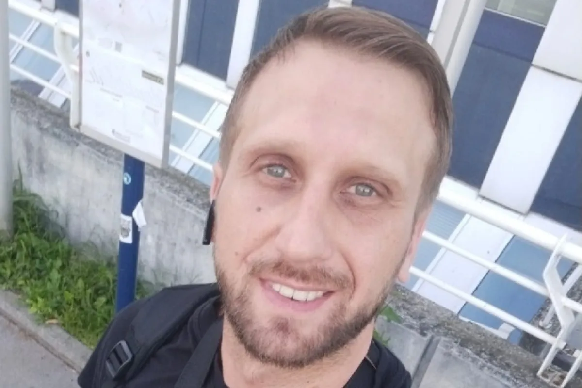 Borba za život se nastavlja: Denis Vejzović uspješno prebačen iz Irske na liječenje u Hrvatsku Borba za život se nastavlja: Denis Vejzović uspješno prebačen iz Irske na liječenje u Hrvatsku