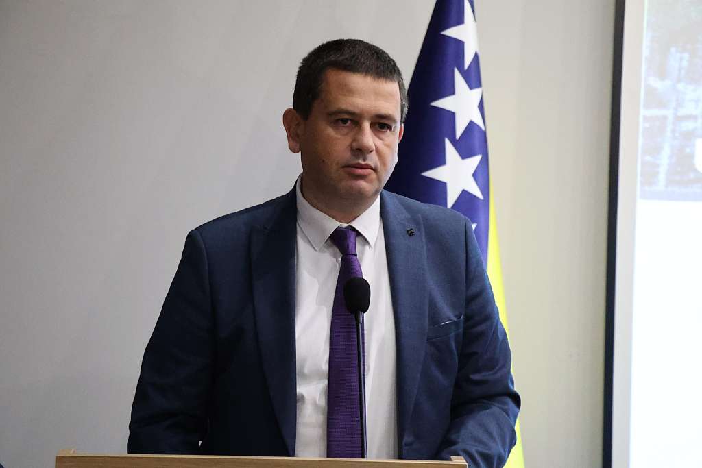 Prijetnje smrću ministru financija HNŽ-a: Šuta optužuje bliske Hujduru Prijetnje smrću ministru financija HNŽ-a: Šuta optužuje bliske Hujduru