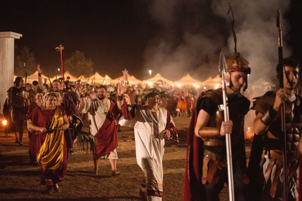 Rimski dani u Mokrom: Gladijatorske borbe i antička kultura privukli brojne posjetitelje Rimski dani u Mokrom: Gladijatorske borbe i antička kultura privukli brojne posjetitelje