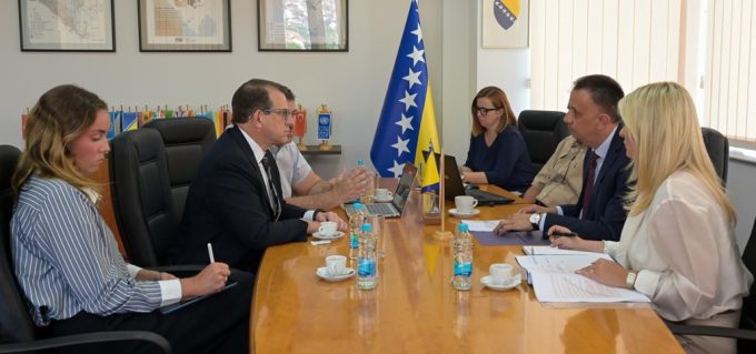 lakic i amerikanci