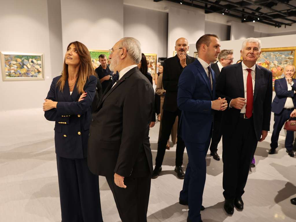 Otvorena velika retrospektiva Marina Topića: 55 godina stvaralaštva u Mostaru Otvorena velika retrospektiva Marina Topića: 55 godina stvaralaštva u Mostaru