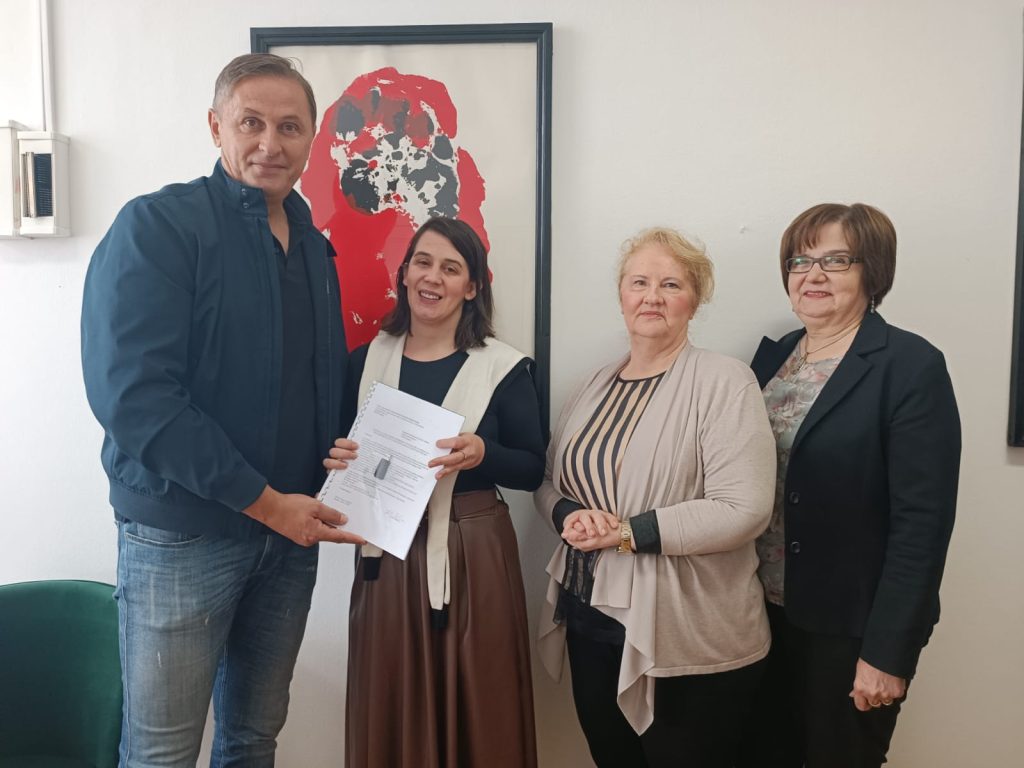 Pokrenuta inicijativa za upis umijeća izrade i čuvanja sira iz mijeha na UNESCO Reprezentativnu listu nematerijalne kulturne baštine čovječanstva Pokrenuta inicijativa za upis umijeća izrade i čuvanja sira iz mijeha na UNESCO Reprezentativnu listu nematerijalne kulturne baštine čovječanstva