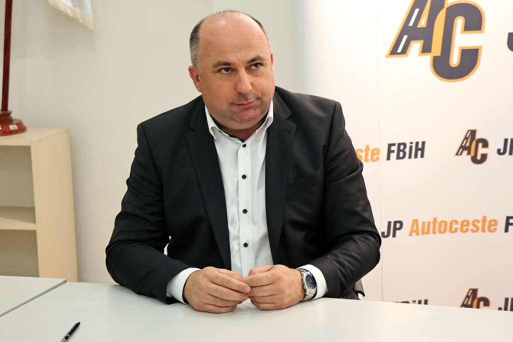 JP Autoceste FBiH: U cijelosti refundirani troškovi štete na službenom vozilu JP Autoceste FBiH: U cijelosti refundirani troškovi štete na službenom vozilu
