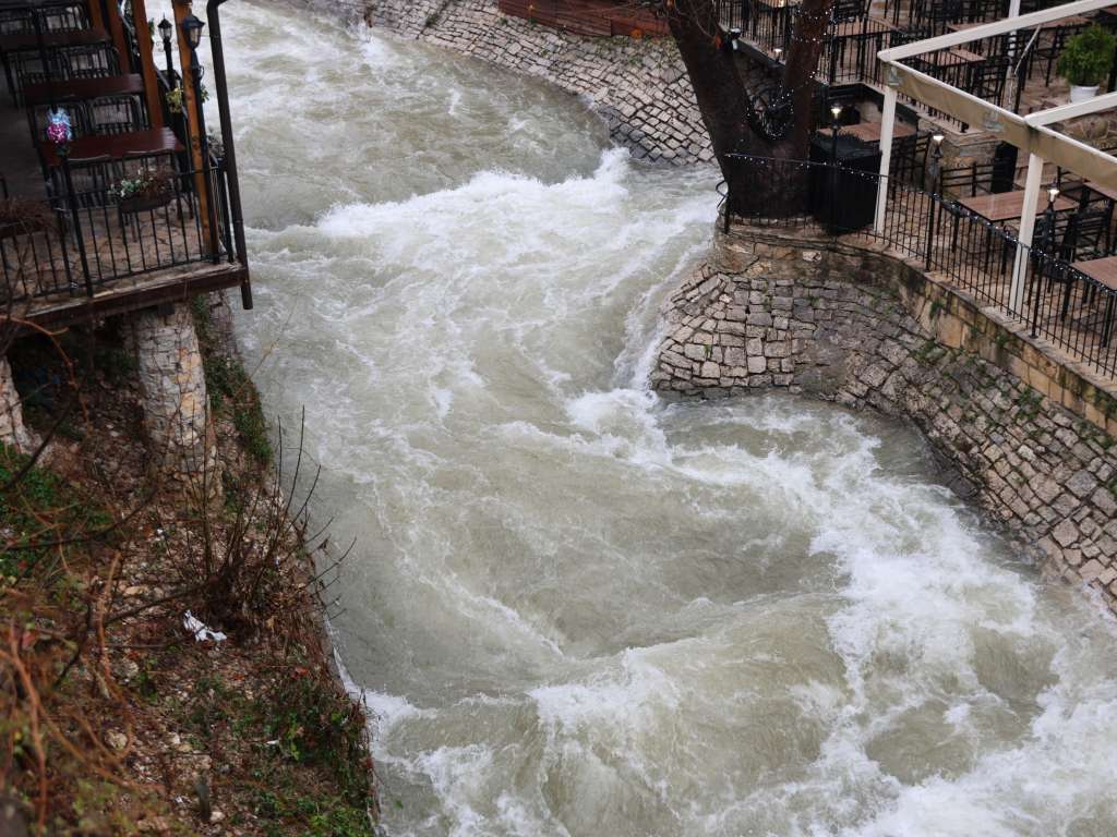 Bujične poplave prijete Hercegovini: Izdano hitno upozorenje Bujične poplave prijete Hercegovini: Izdano hitno upozorenje