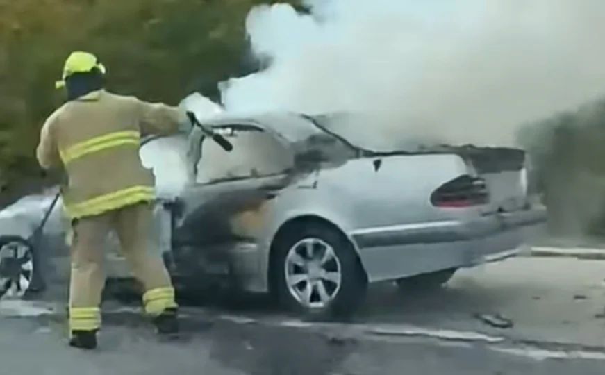 Drama na M-17: Automobil izgorio kod Bradine, vatrogasci spriječili najgore Drama na M-17: Automobil izgorio kod Bradine, vatrogasci spriječili najgore