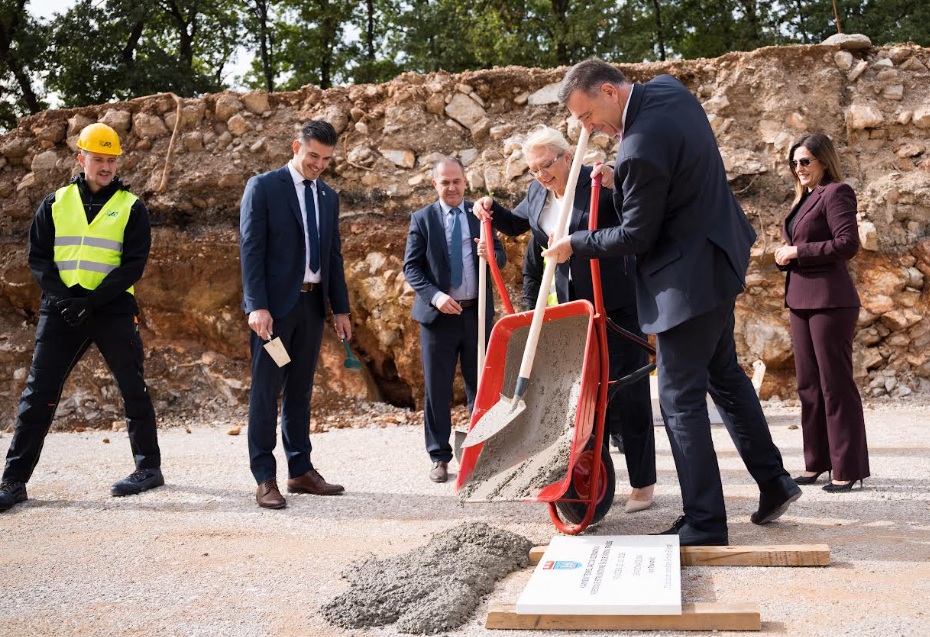 škola u sirokom brijegu - bradara