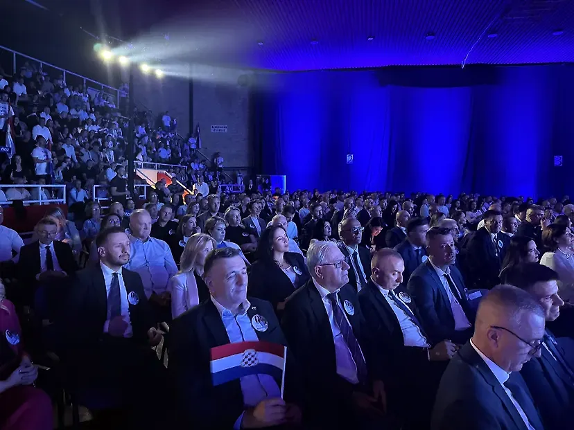 Završni skup HDZ-a BiH u Mostaru – Filipović: Za mir. Za ravnopravnost. Za nadu. Za život. Za ono što vrijedi Završni skup HDZ-a BiH u Mostaru – Filipović: Za mir. Za ravnopravnost. Za nadu. Za život. Za ono što vrijedi